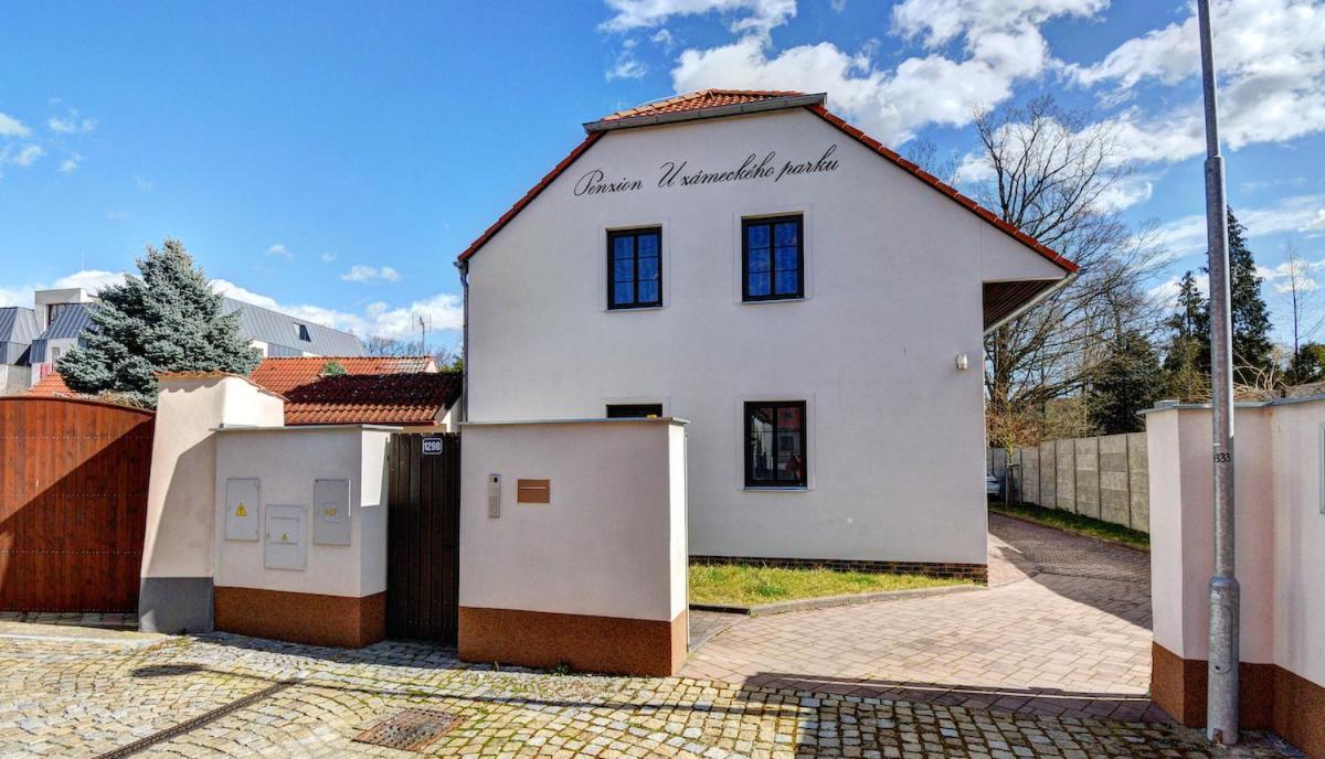 Penzion U Zameckeho Parku Trzeboń Zewnętrze zdjęcie