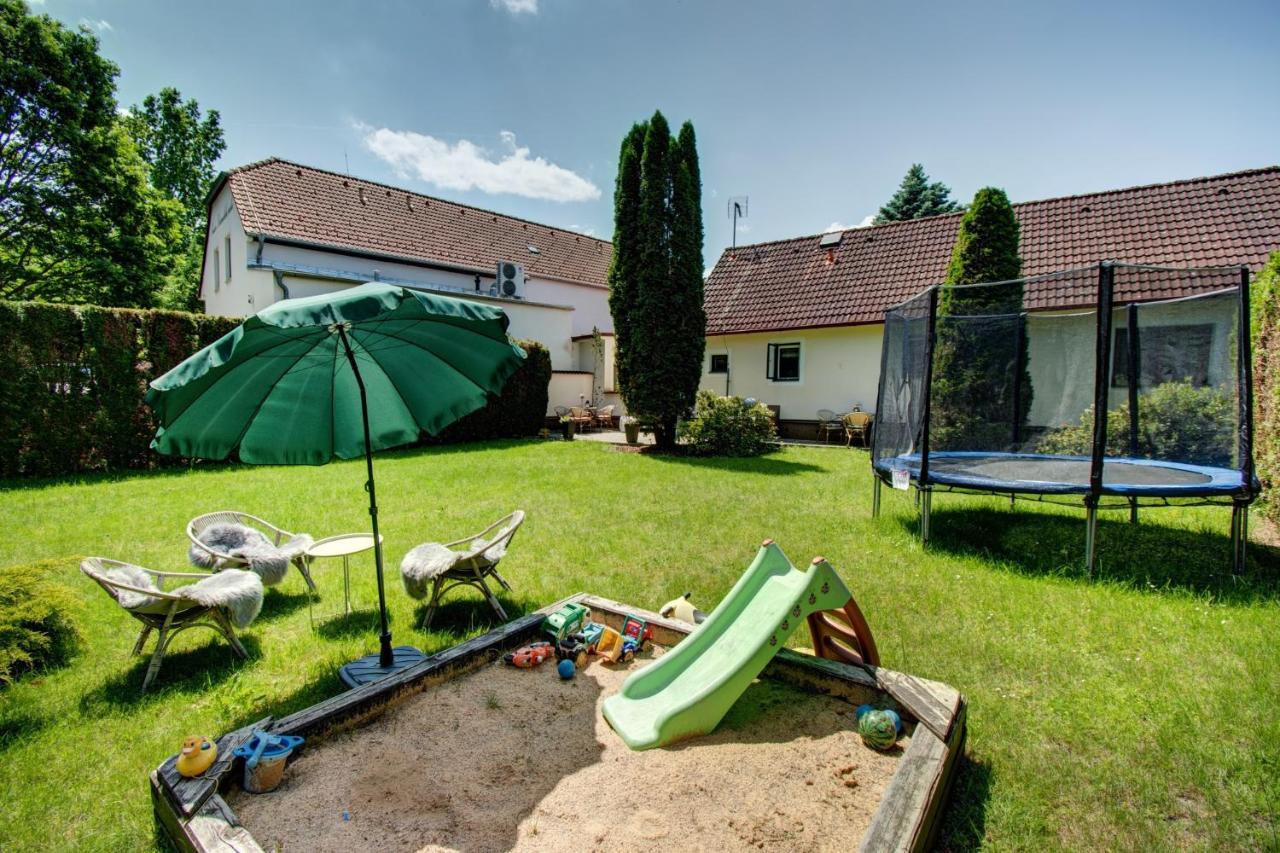 Penzion U Zameckeho Parku Trzeboń Zewnętrze zdjęcie