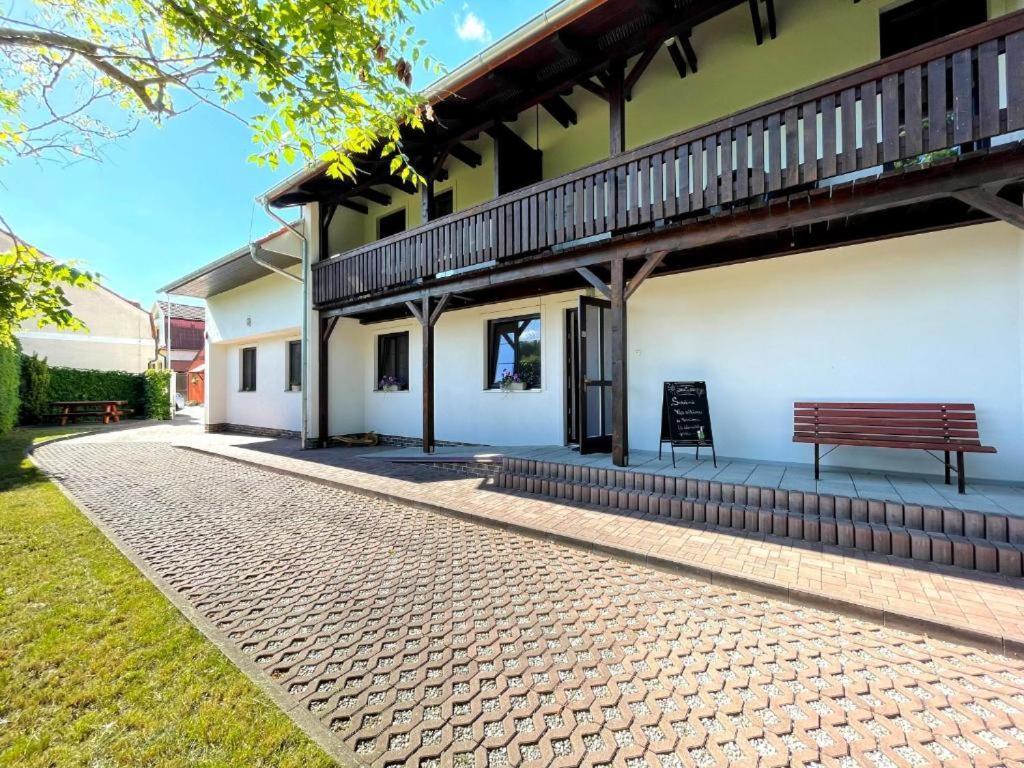 Penzion U Zameckeho Parku Trzeboń Zewnętrze zdjęcie