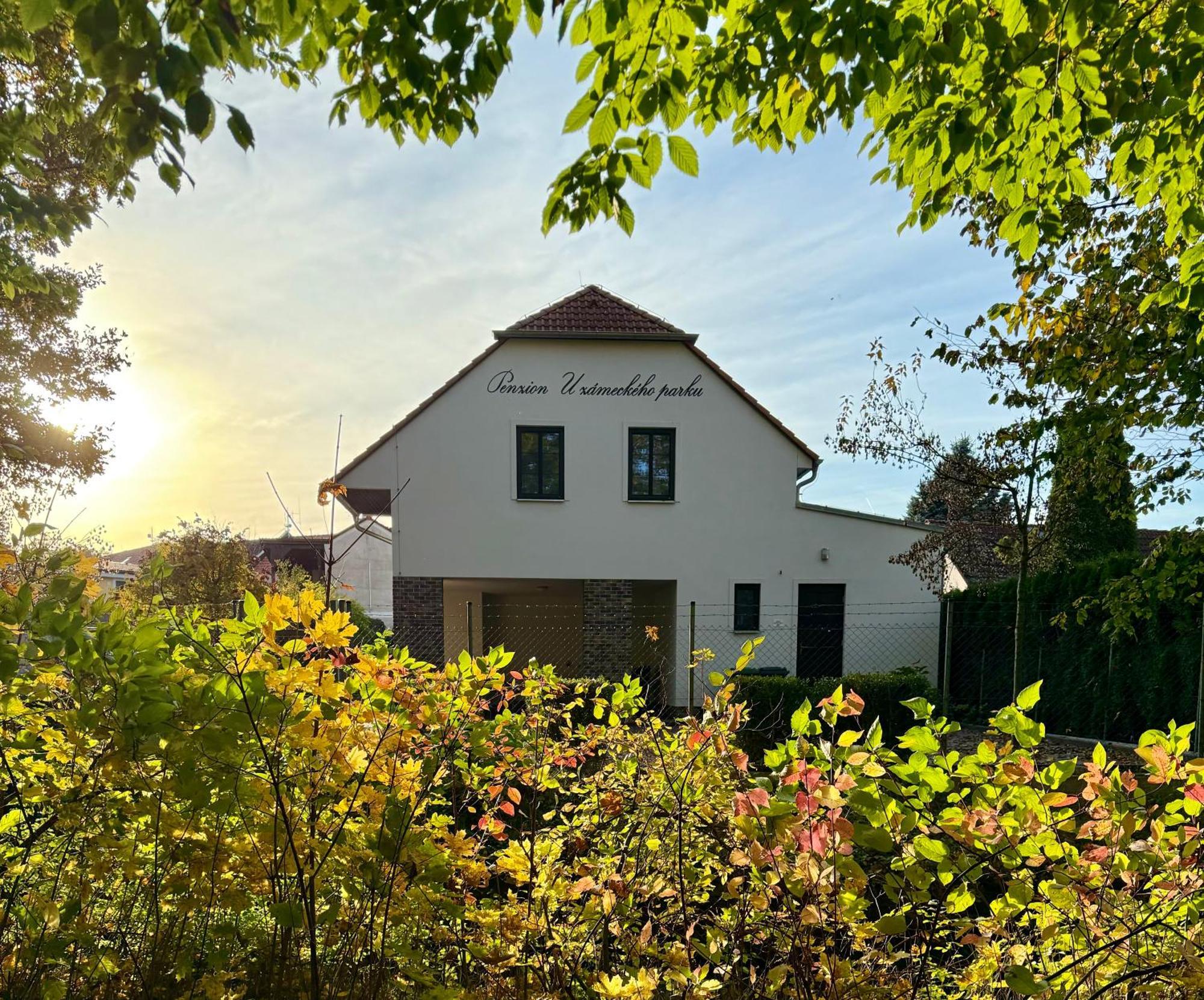 Penzion U Zameckeho Parku Trzeboń Zewnętrze zdjęcie